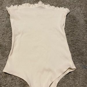 Ruffle strapless bodysuit- SMALL